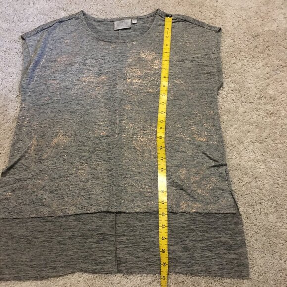 Dantelle Shimmery Knit Turkish High Low Top - Picture 15 of 15